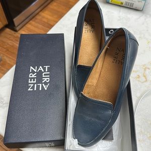Navy Naturalizer flats. Never worn. Size 7.